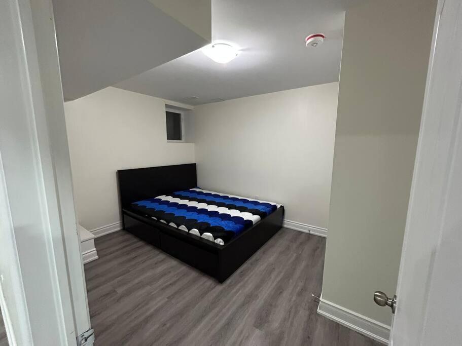 2 Bedroom Private Apartment With Private Entrance Brampton Eksteriør billede