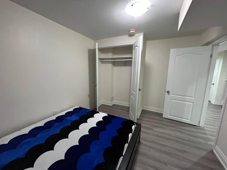 2 Bedroom Private Apartment With Private Entrance Brampton Eksteriør billede